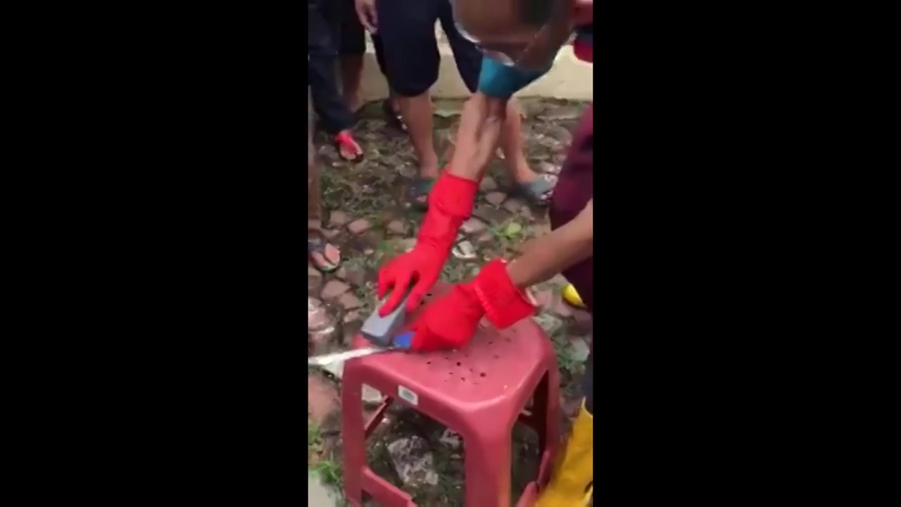 Patutla Selama Ni Asah Pisau Tak Tajam-tajam.  