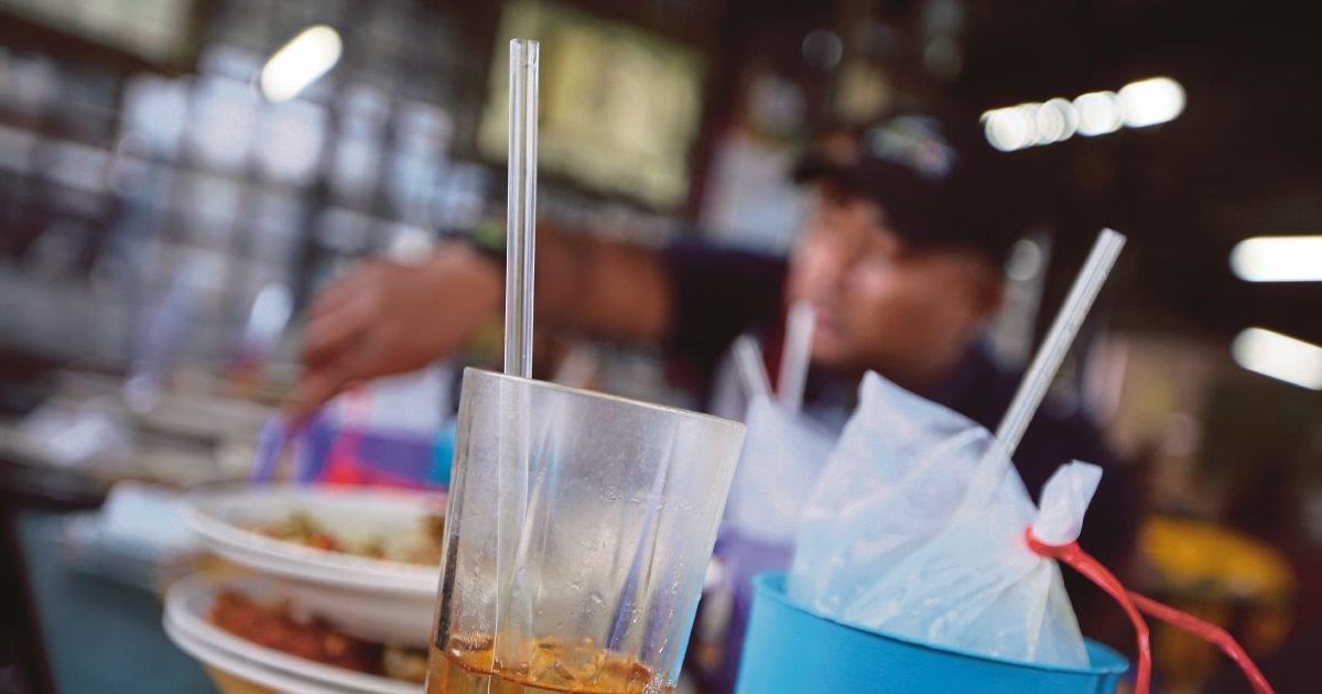 Esok Dah Start Ya Eloklah Bawa Straw Sendiri 