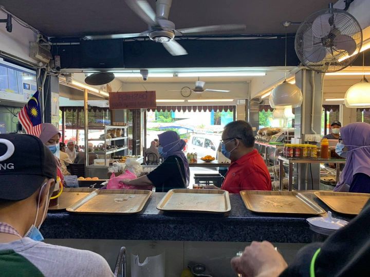 Salam Semua Pelanggan La Rizz, 