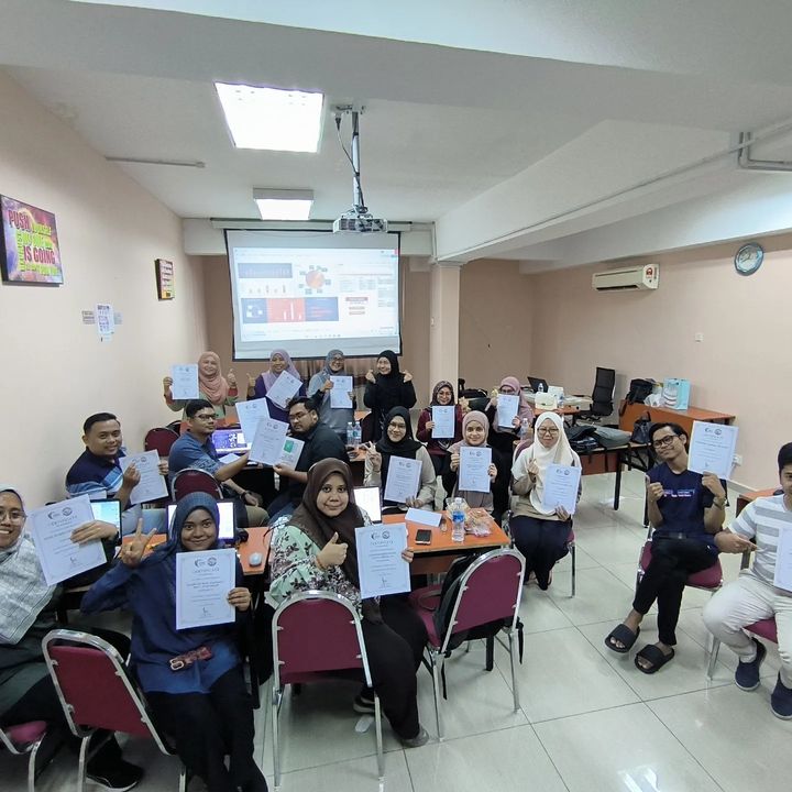 Alhamdulillah Selesai Kelas Interactive Database Excel Analysis 17-18 