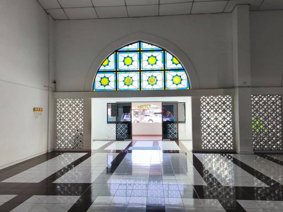 السَّلاَمُ عَلَيْكُمْ وَرَحْمَةُ اللهِ وَبَرَكَاتُه 