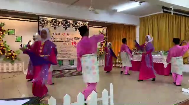 Penari Cilik Shukel Membuat Persembahan Di Mesyuarat Agung 