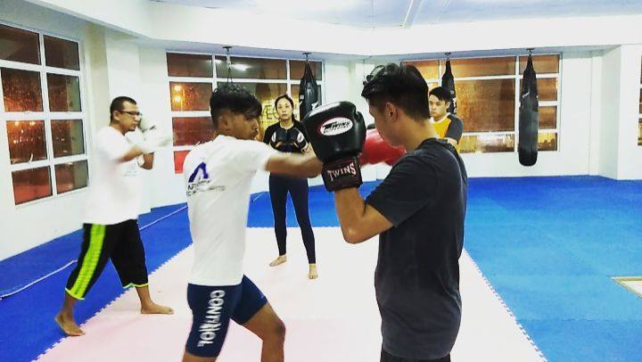 Here\'s A Simple Boxing Combo Today. Twist Your 