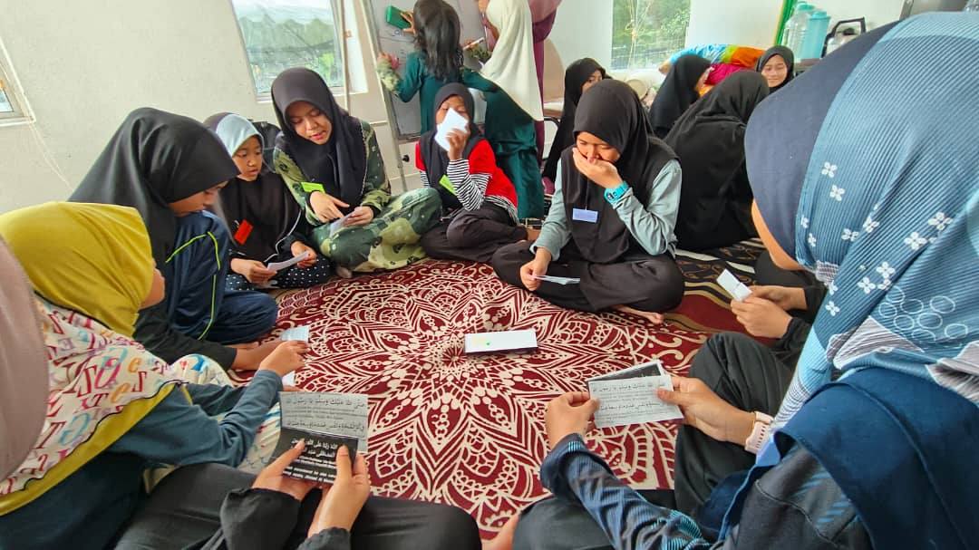 Warga Pelajar Wanita Mengambil Bahagian Dalam Program Saya 