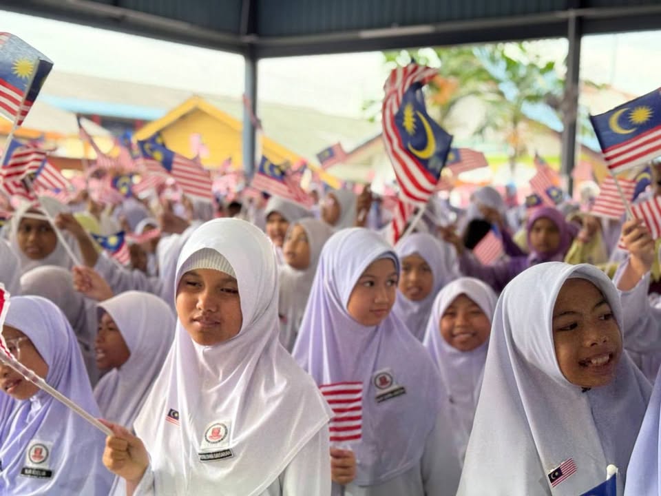 Pelancaran Bulan Kemerdekaan Peringkat Sekolah Pelancaran Bulan Kemerdekaan Peringkat Sekolah