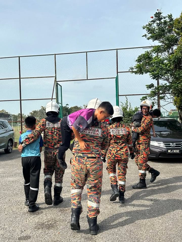 Latihan Dan Demonstrasi Kebakaran Siri 2 