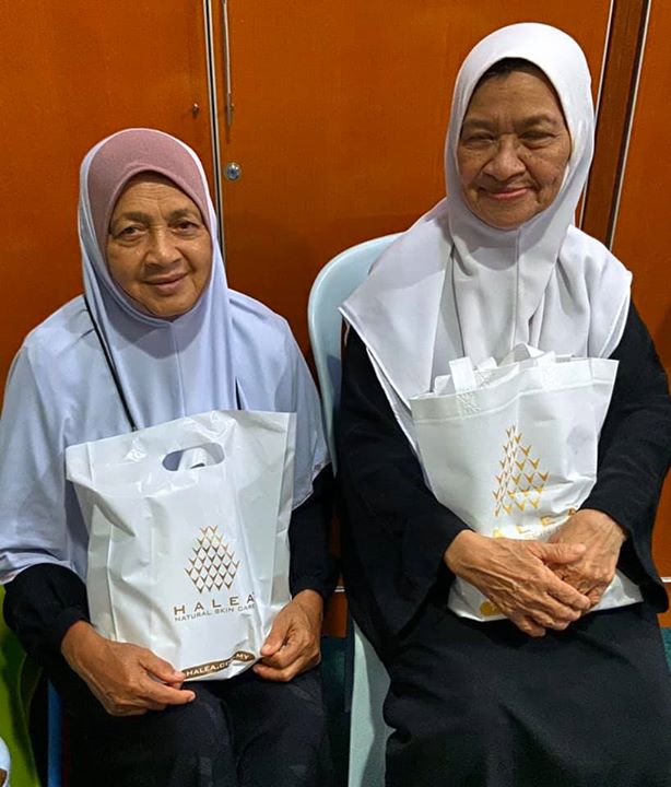 Wahh, Ustazah-ustazah Di Darusyifaโ Pun Dah Guna Halea...๐๐๐ Wahh, Ustazah-ustazah Di Darusyifaโ Pun Dah Guna Halea...๐๐๐