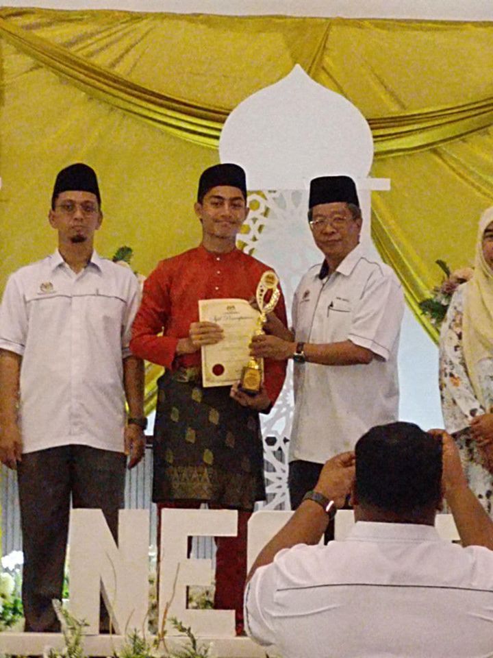 Alhamdulillah... Tahniah ...adam Darwish  Merangkul  Johan 