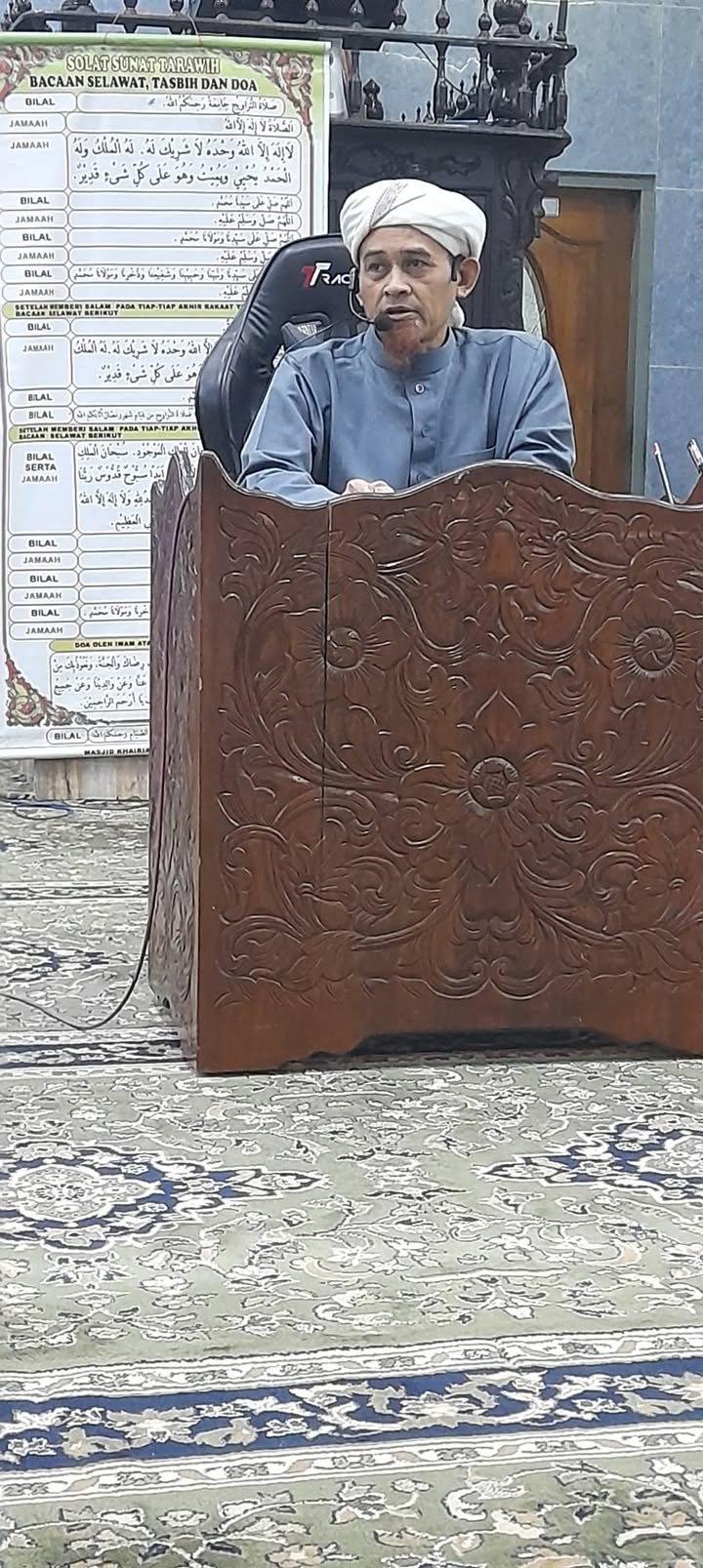 اَسْتَغْفِرُ اللّٰهَ لِلْمُؤْمِنِيْنَ وَالْمُؤْمِنَاتِ 