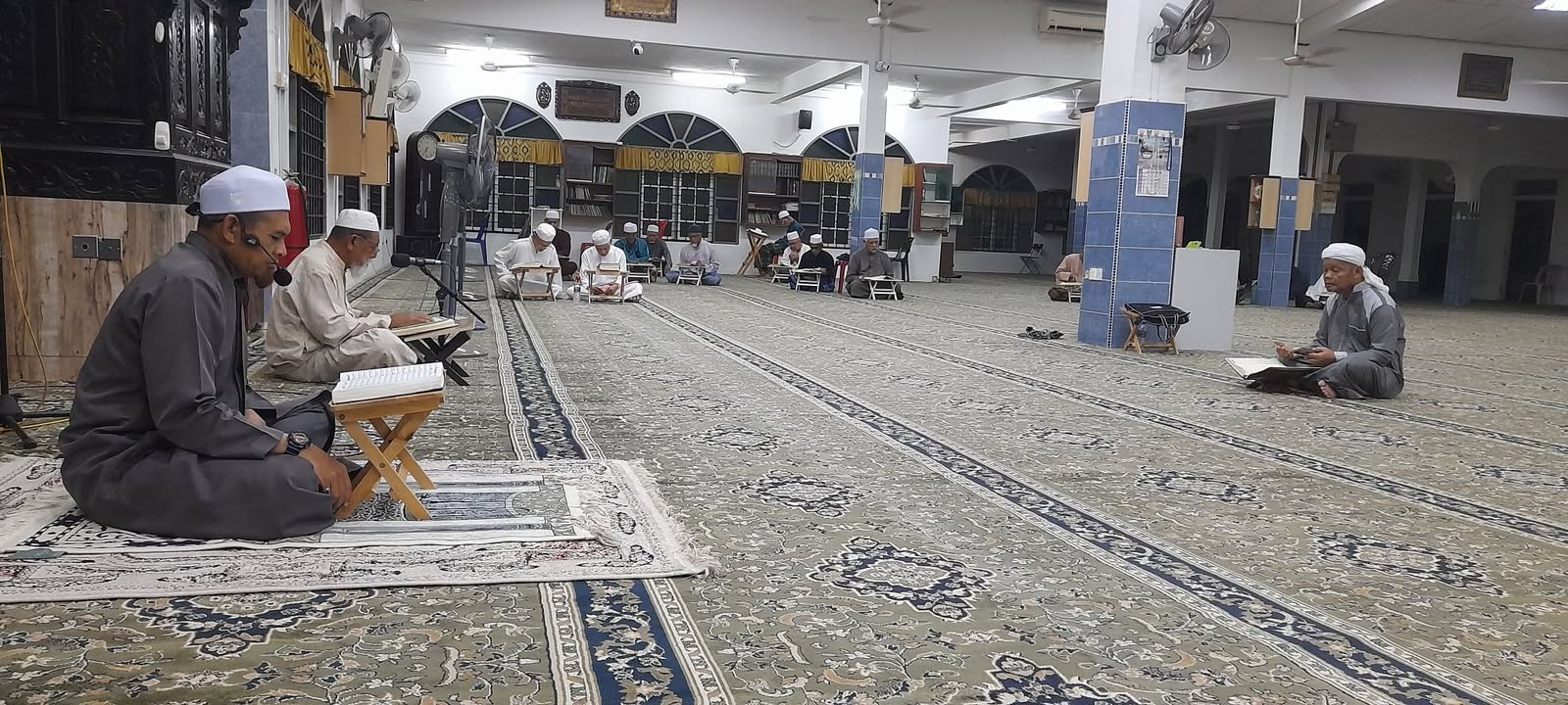 { وَتَرَكۡنَا فِیهَاۤ ءَایَةࣰ لِّلَّذِینَ یَخَافُونَ ٱلۡعَذَابَ ٱلۡأَلِیمَ 