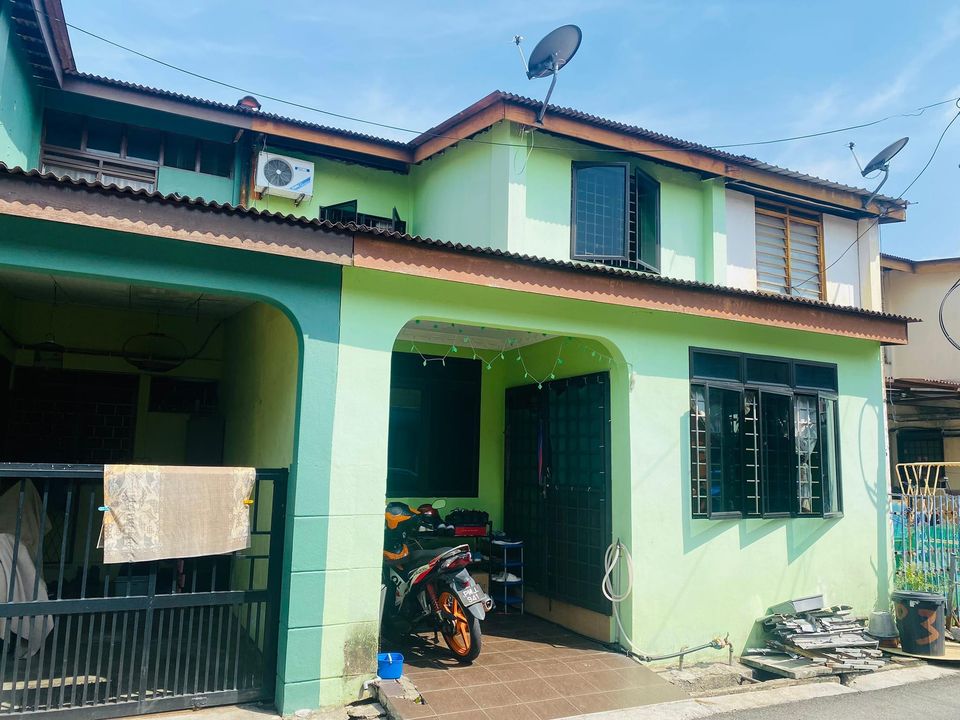 Price Reduced By Owner!!  