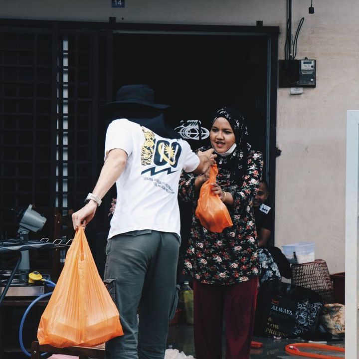 Sekecil-kecil Pemberian Memberi Makna Paling Besar Buat Mereka 