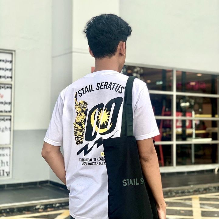 Pose Dari Belakang Pun Dah Kacak, Apatah Lagi 