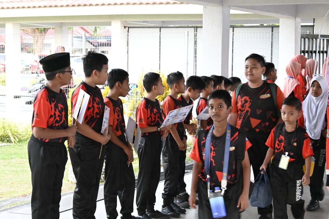 *sekitar Hari Kedua Persekolahan Warga Sk Taman Merdeka* 