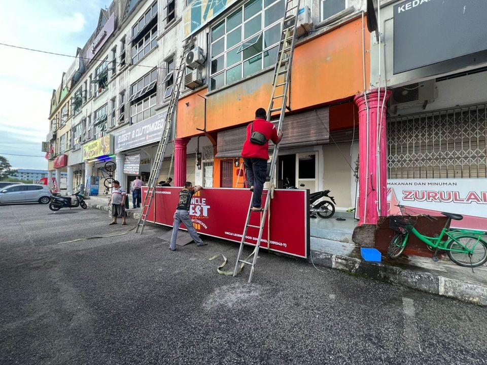 Outlet Ke 8 Signboard Dah Pasang Lokasi Outlet 