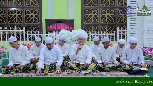 ‎ اَللّٰهُمَّ صَلِّ عَلَىٰ سَيِّدِنَا مُحَمَّدٍ، وَعَلَىٰ آلِ 