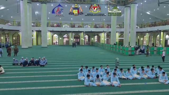 ‎اَللّٰهُمَّ صَلِّ عَلَىٰ سَيِّدِنَا مُحَمَّدٍ، وَعَلَىٰ آلِ سَيِّدِ 