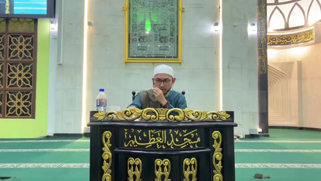 اَللّٰهُمَّ صَلِّ عَلَىٰ سَيِّدِنَا مُحَمَّدٍ،وَعَلَىٰ آلِ سَيِّدِ نَا 