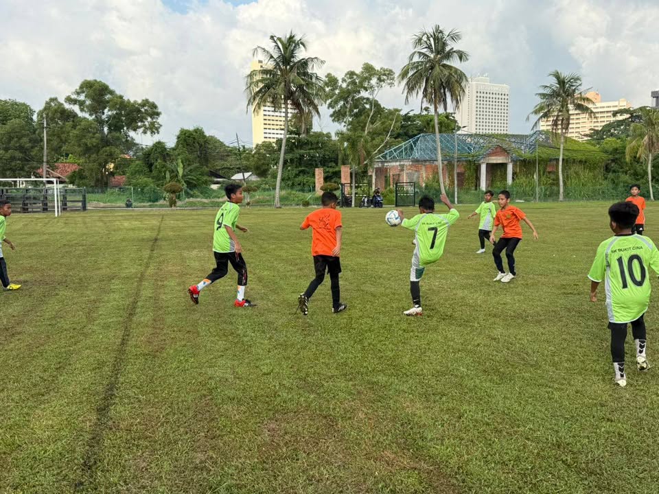 Perlawanan Persahabatan Bola Sepak 4 Penjuru 