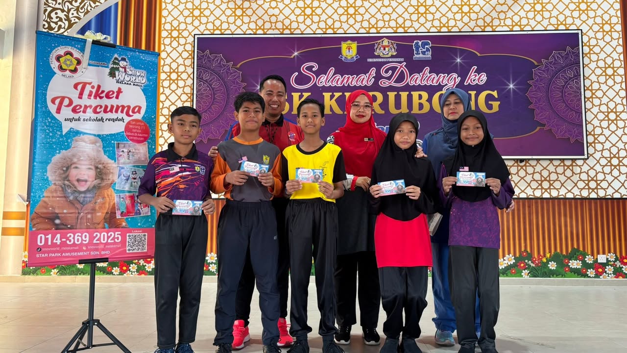 Majlis Penyerahan Tiket Snow World Kepada Murid Sekolah Majlis Penyerahan Tiket Snow World Kepada Murid Sekolah