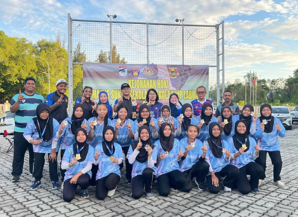 Tahniah Kepada Kedua-dua Pasukan Hoki Lelaki 18tkb Dan Tahniah Kepada Kedua-dua Pasukan Hoki Lelaki 18tkb Dan