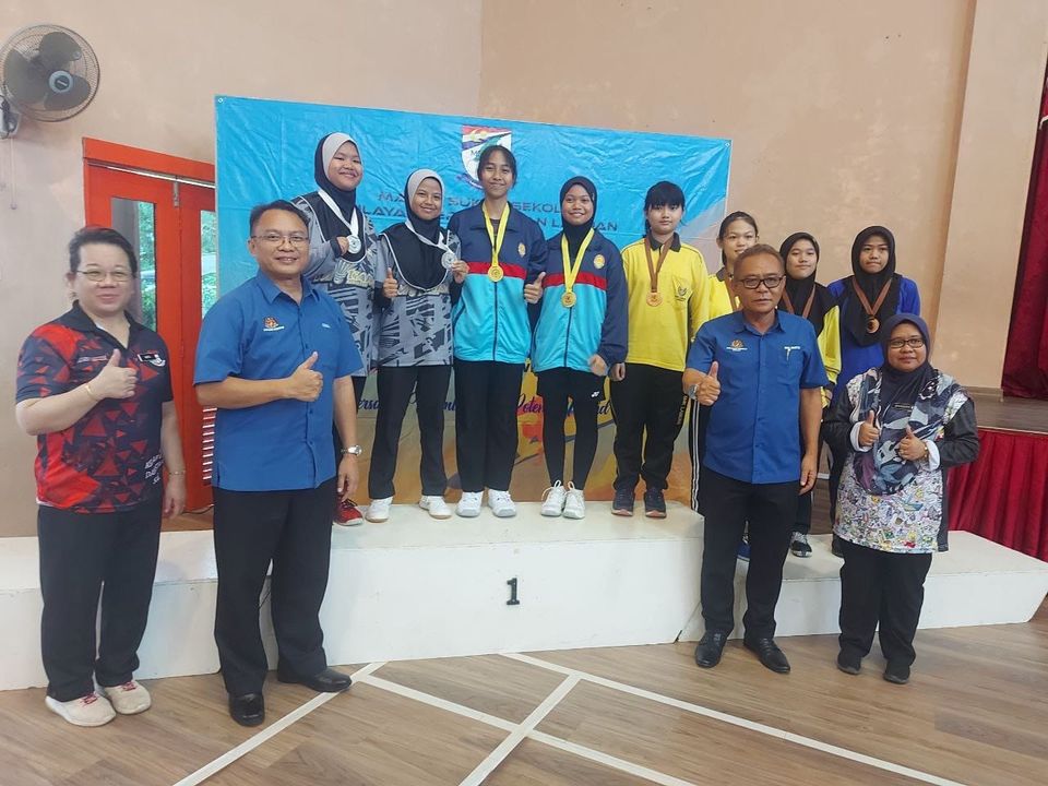 Tahniah Diucapkan Kepada Pasukan Badminton Smk Pantai Atas 