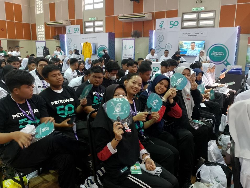 Program Discover Petronas @ School (dps 2024) Melibatkan 