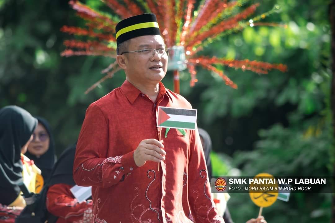 Selamat Hari Lahir Diucapkan Kepada Pengetua Smk Pantai, 