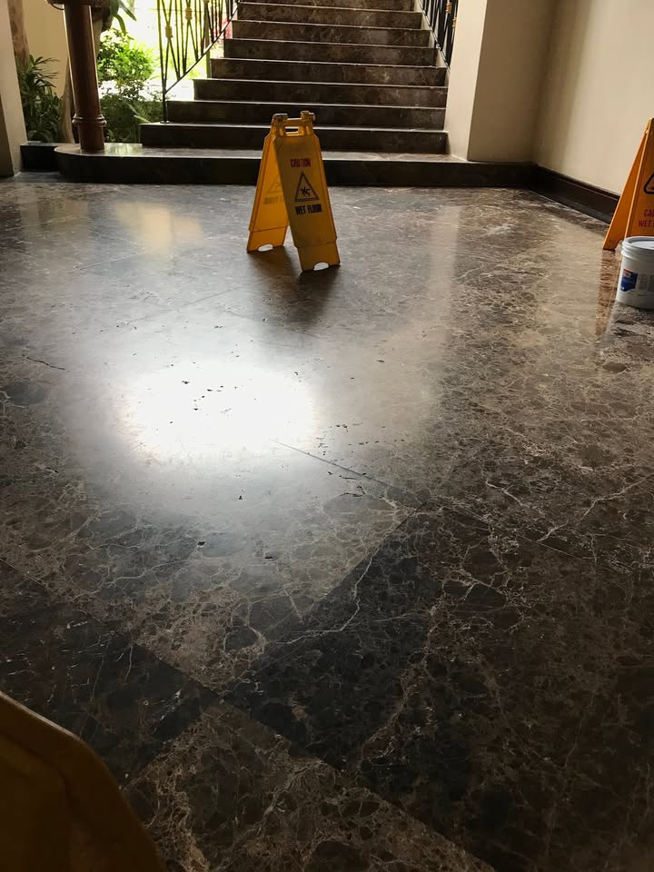Marble Floor Polishing. From Diamond Cutting To Polishing 