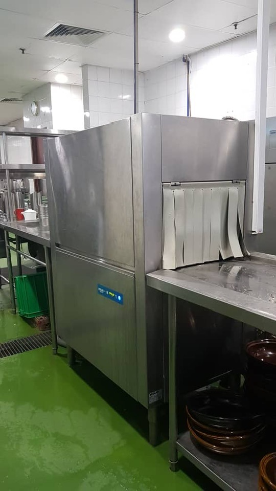 Single Tank Conveyor Rack Type Dishwashing Machine Supplied 
