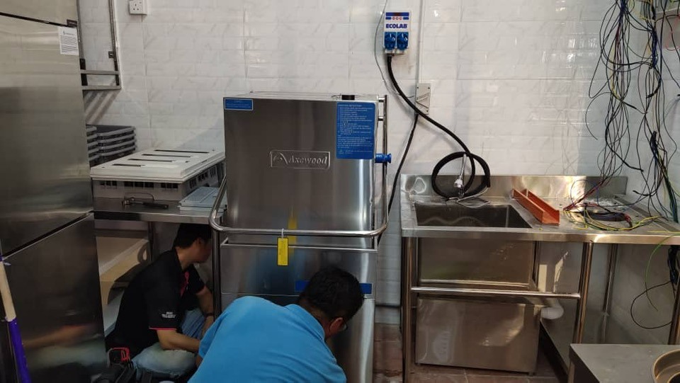 Troubleshooting Customer’s Dishwashing Machine Before Tapping Our Automated 