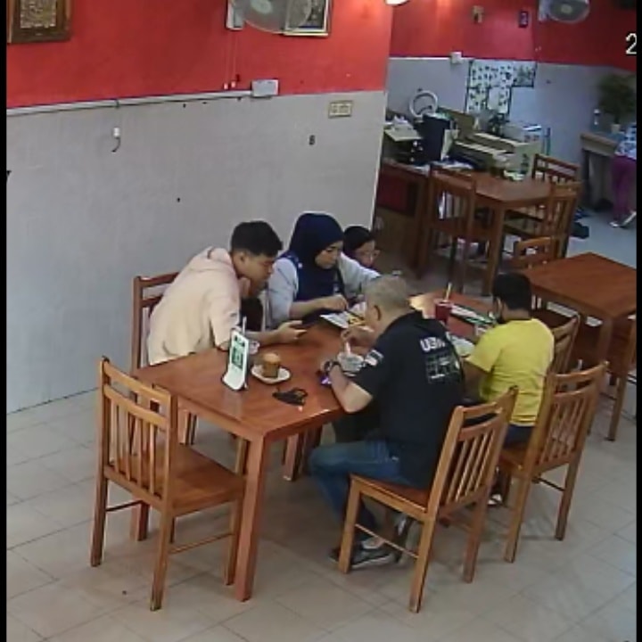 Makan Bersama Keluarga Pastinya Moment Yang Paling Baik 
