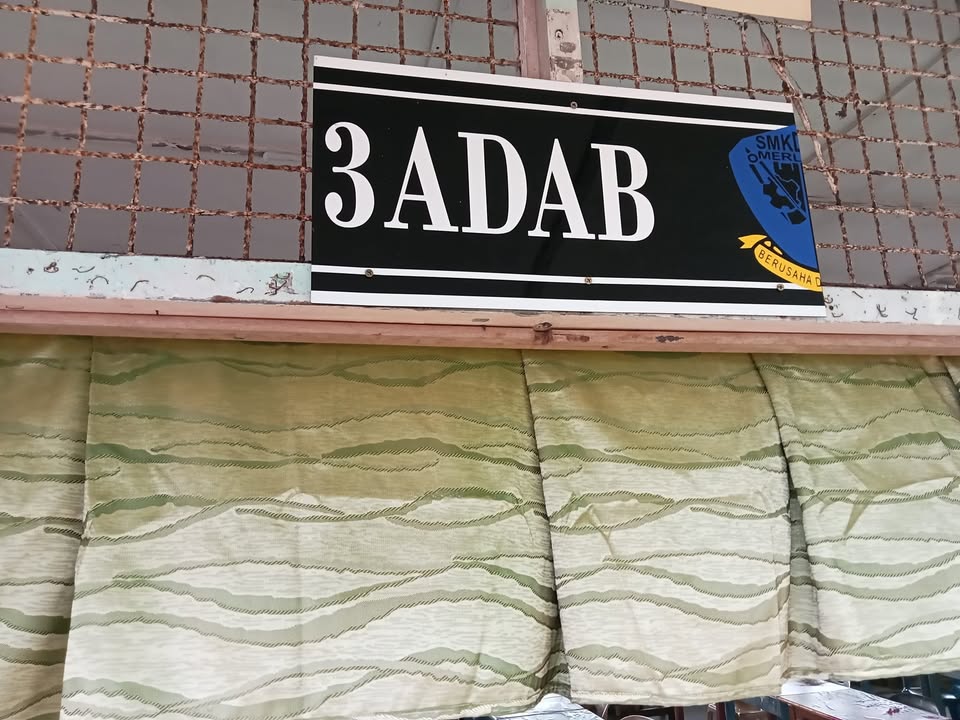 Ribut Yang Melanda Merlimau Malam Tadi Telah Menyebabkan 