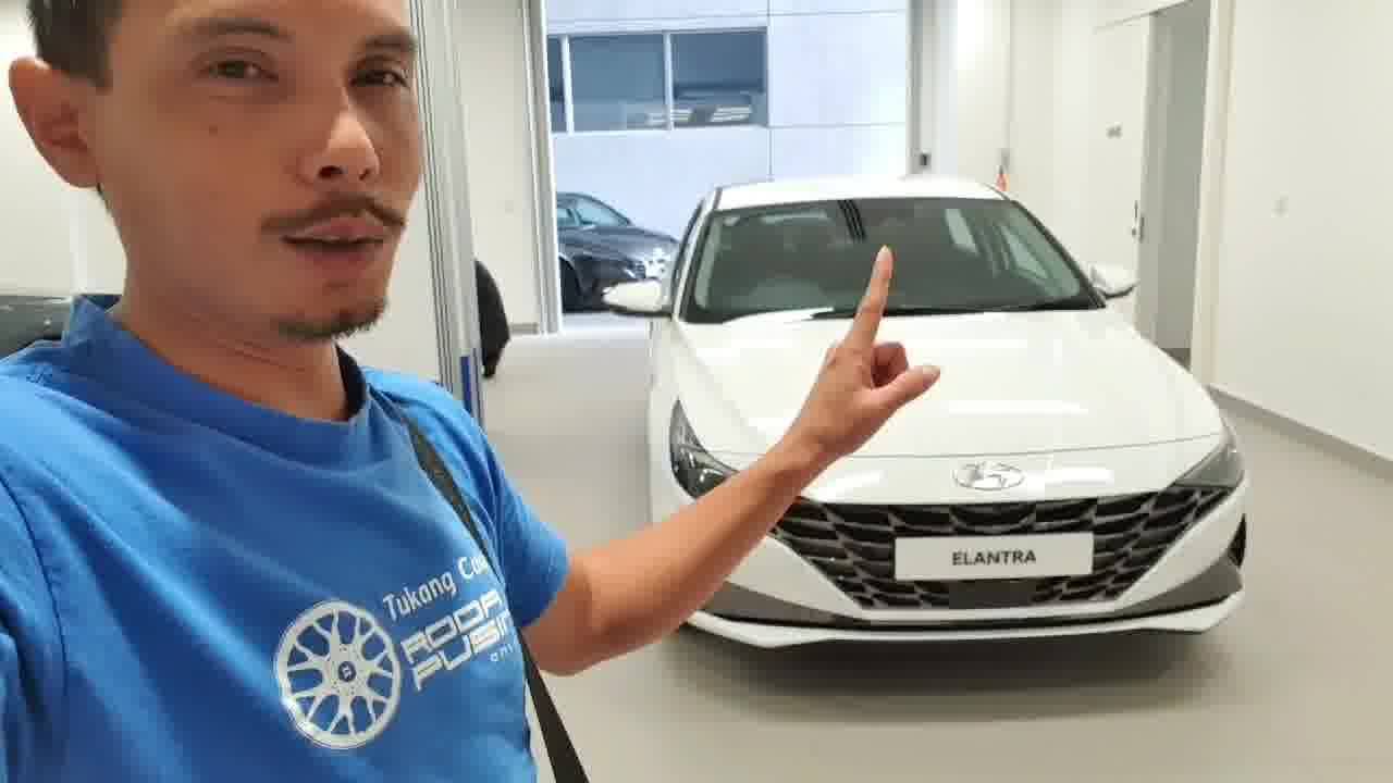 Hyundai Elantra Serba Baru Ulasan Pandang Pertama Roda 