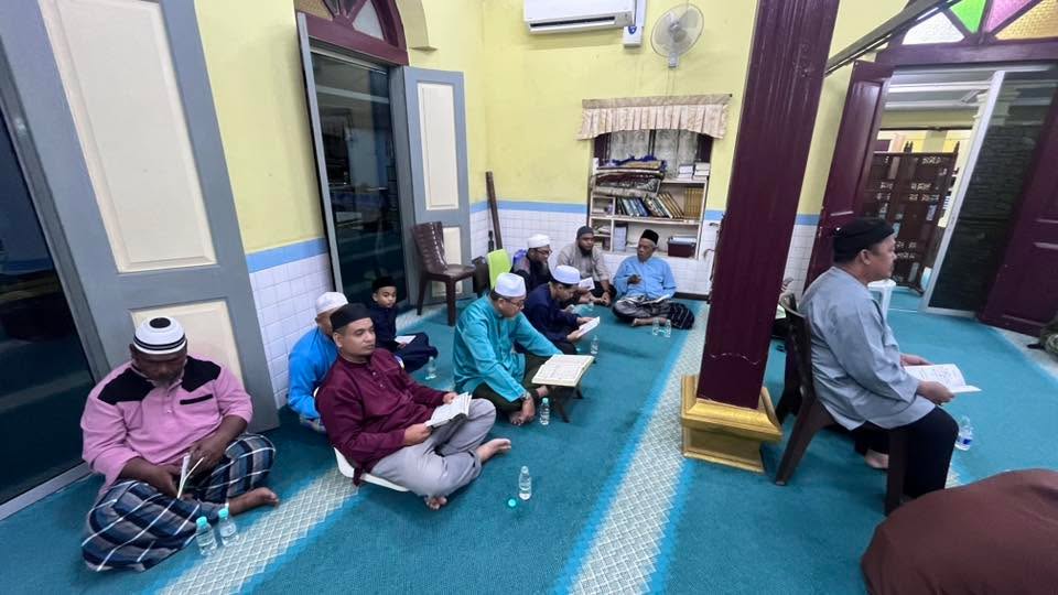 Sekitar Majlis Bacaan Yassin Dan Tahlil Arwah Berkelompok 