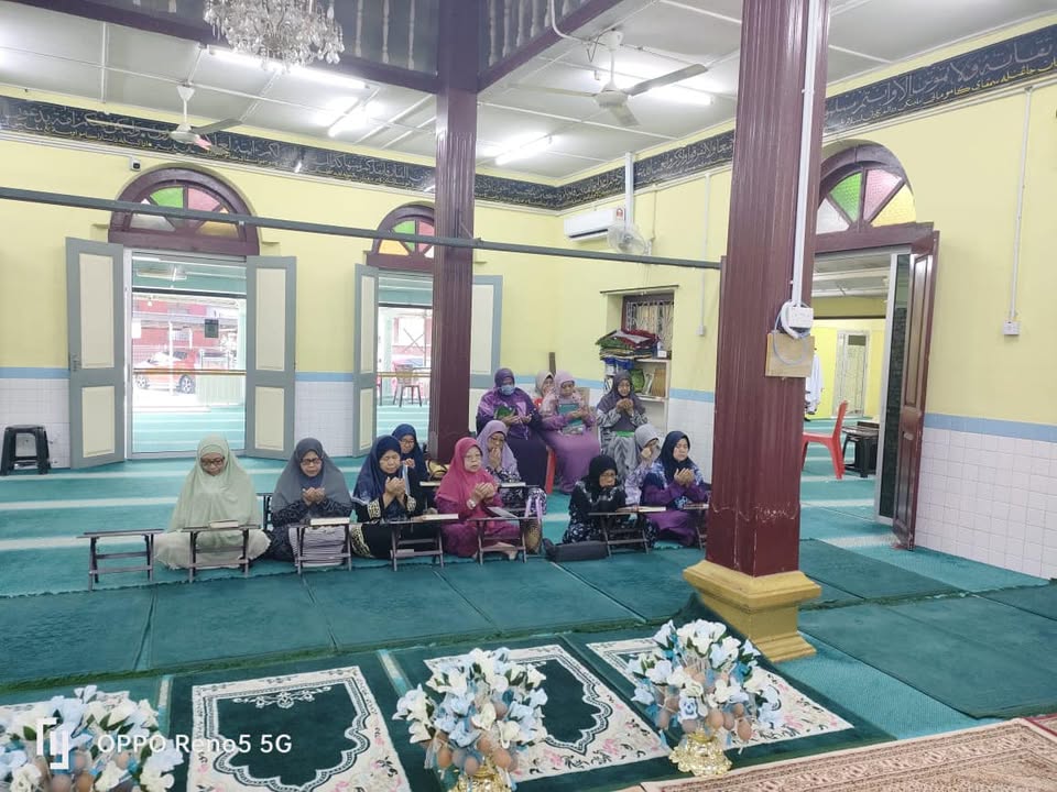 Sorotan Gambar Bagi Majlis Khatam Al Quran Masjid 