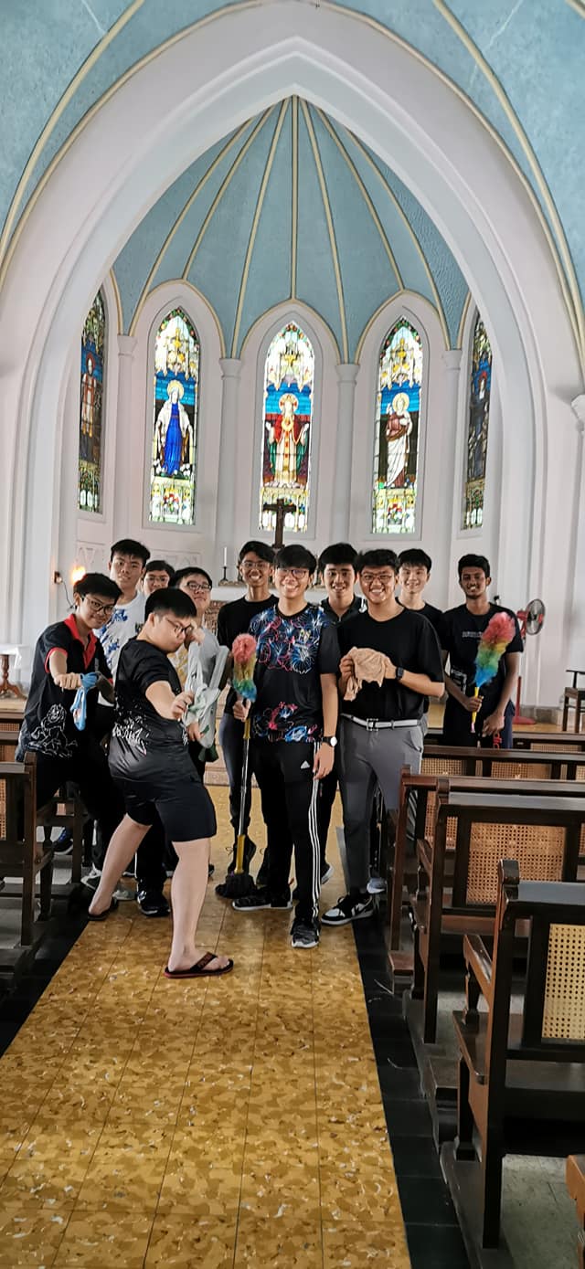 Young Lasallian Volunteers Cleaning The Chapel.. Christmas Is 