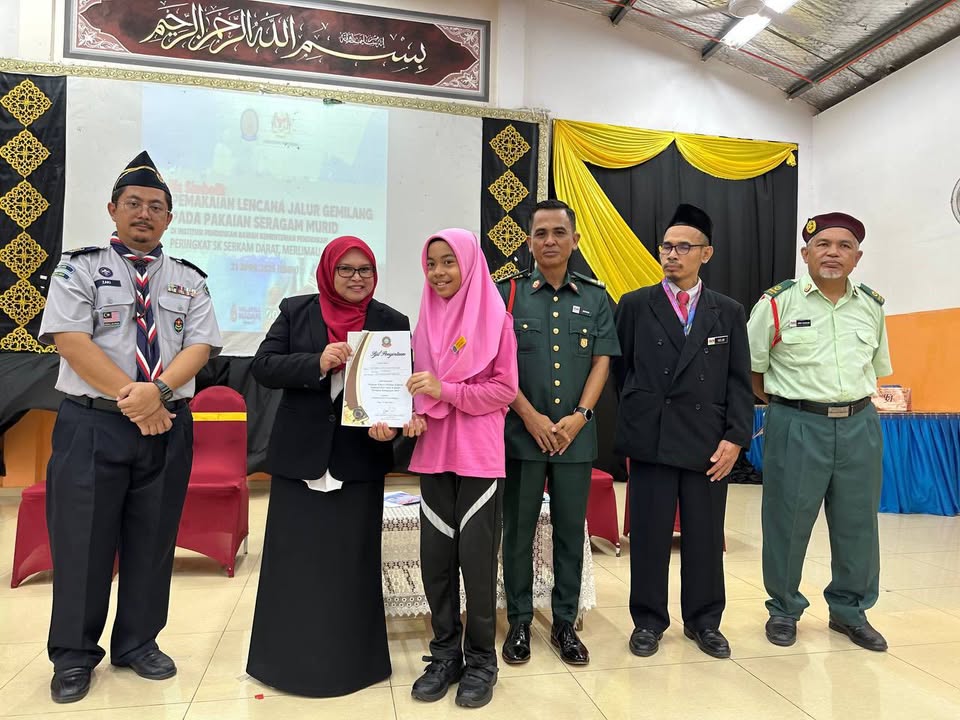 Penyampaian Sijil Penyertaan Program Tadarus Perdana Al-quran Sempena 