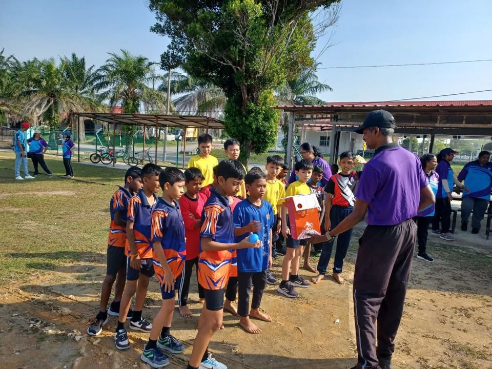 Jemputan Acara 4x100 Meter Lelaki 
