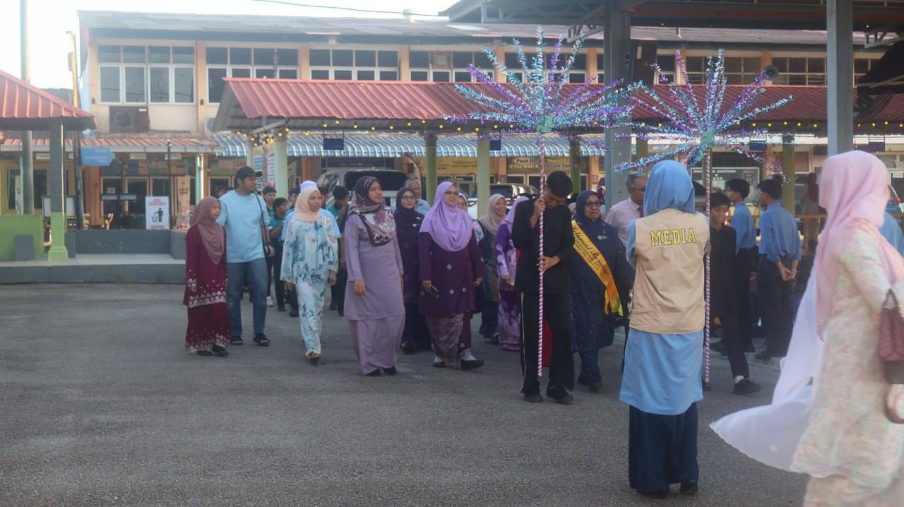 Seluruh Warga Smk Dato’ Dol Said Merakamkan Setinggi-tinggi 