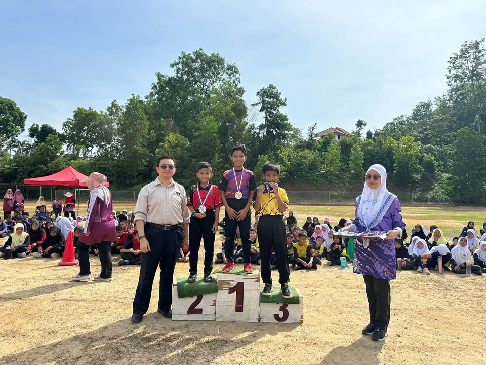 Majlis Penyampaian Hadiah Acara Akhir Padang  