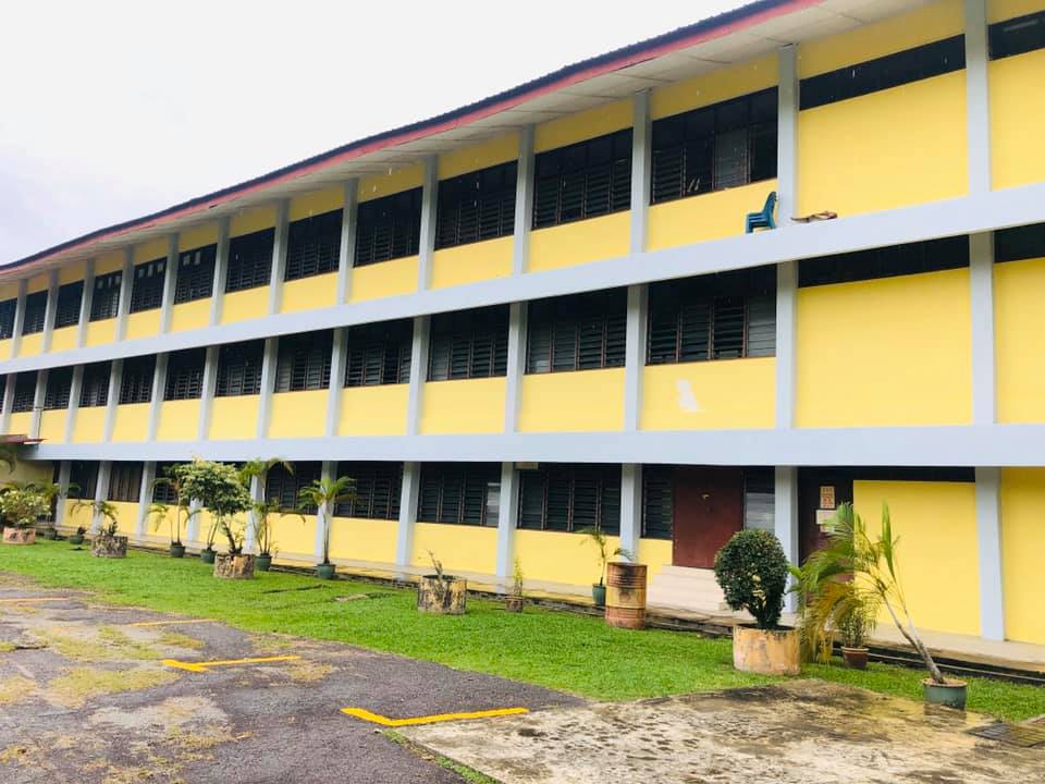 Bangunan Blok C Sedang Dicat Semula... Moga Memberikan 