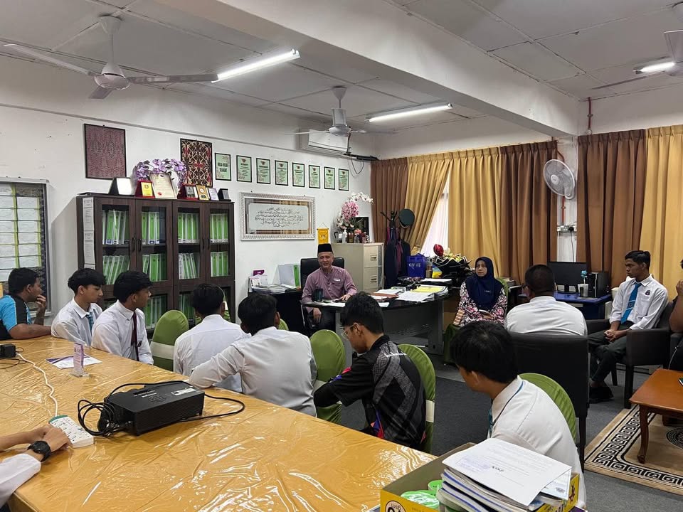 Intervensi Murid Ponteng :  