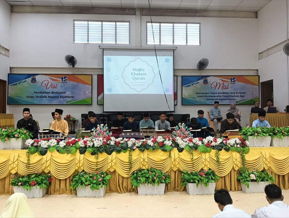 Majlis Khatam Quran & Penyerahan Bantuan Murid Yatim 