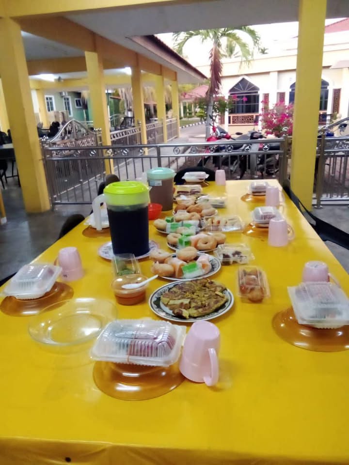 Alhamdulillah... 10 Ramadan 1447h.. Pihak Masjid Menyediakan Juadah 