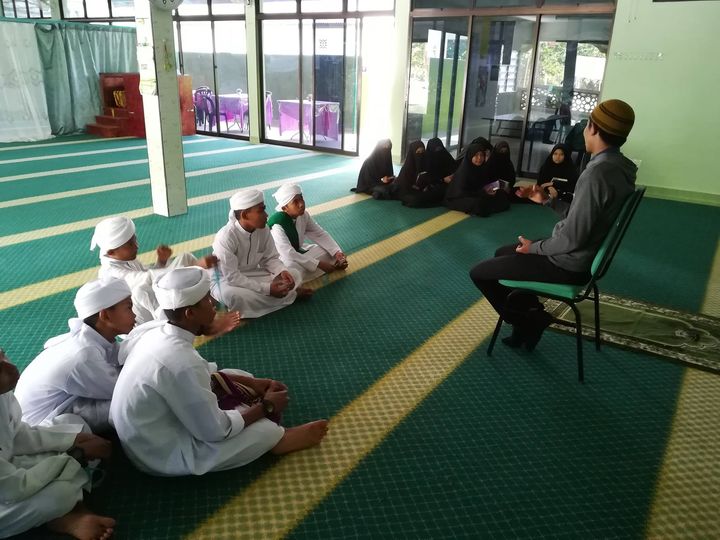 Pagi Ini, Pihak Sekolah Menerima Kemasukan Pelajar Baharu. 